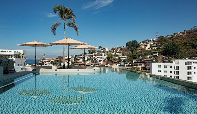 D'Vine, Romantic Zone Chic 2BR, Rooftop Pool/Oasis