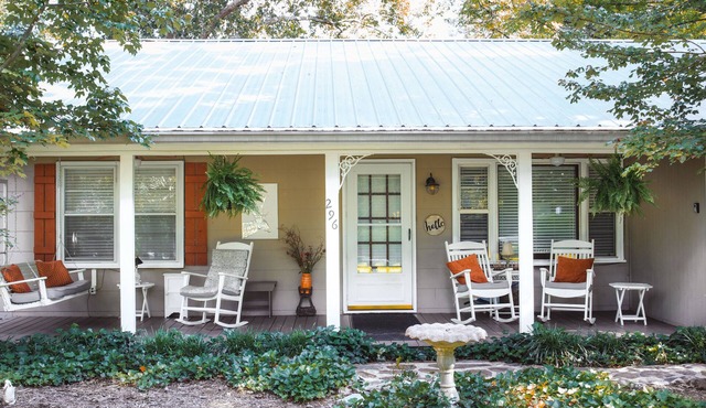 Deerfield Cottage where one can often see DEER in both the front and back. in Toccoa