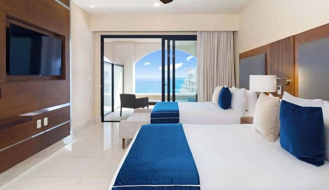 Deluxe Studio @ 5 star resort on one of the most exclusive beaches in Los Cabos.
