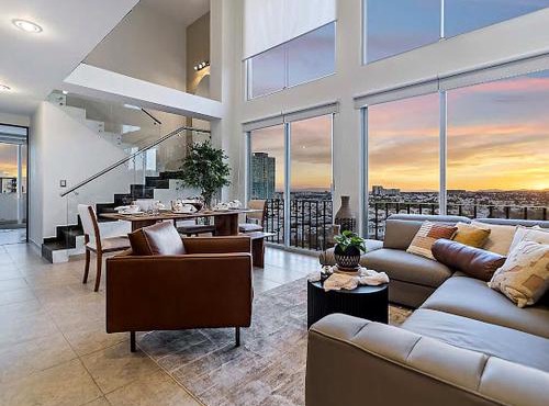 Depa Penthouse Doble Altura en Juriquilla con terraza y alberca climatizada
