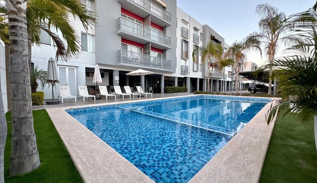 Departamento con BONITA VISTA , BALCÓN y ALBERCA ! en CERRITOS - 406 A -