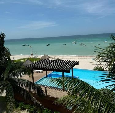 Departamento frente al mar con alberca