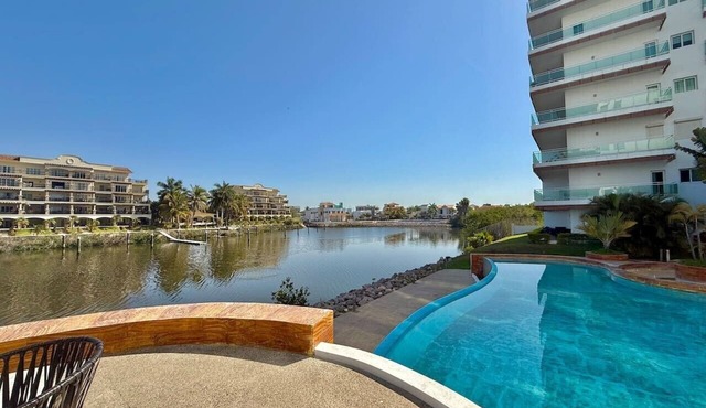 Departamento Marina · Alberca · Balcón · Cerritos