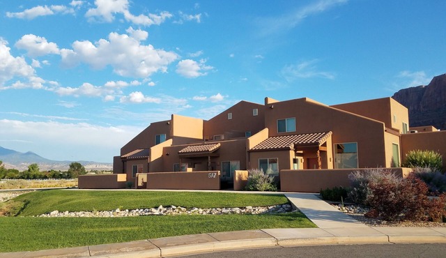 Desert Getaway features 3 bed, 2.5 bath, 2 car garage & close to pool! Condo 5A7 in Moab