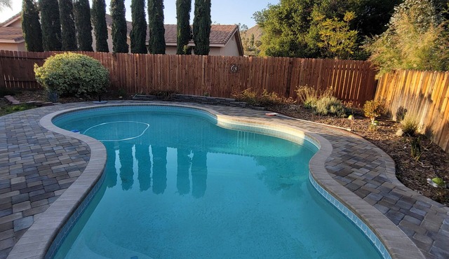 Desert Oasis centrally located-3bds/3baths, pool house with piano. in Wildomar