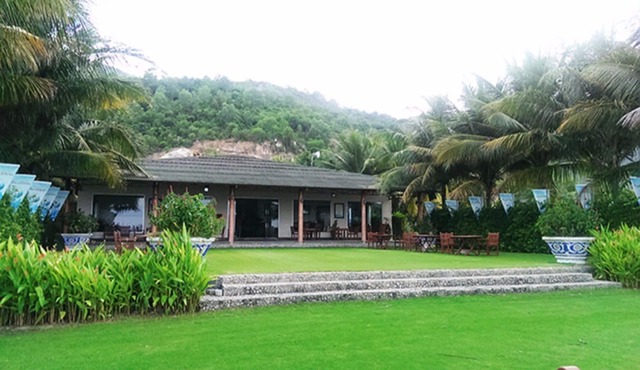 Diamond Bay Golf & Villas
