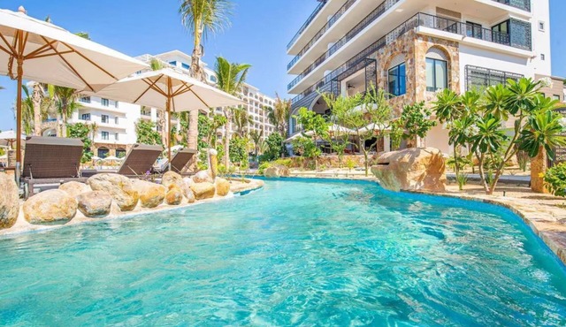 Discover La Valencia-a modern oceanfront getaway resort in the new Cabo
