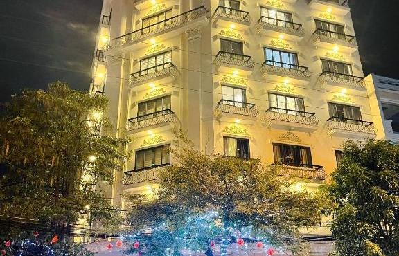 DOMINIC HOTEL