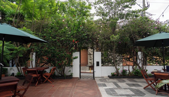 double room with shared bathroom Rio Hostel Guatemala City zona 4