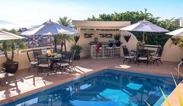 DOWNTOWN VILLA AMAZING VIEWS FULL STAFF - 5 BD