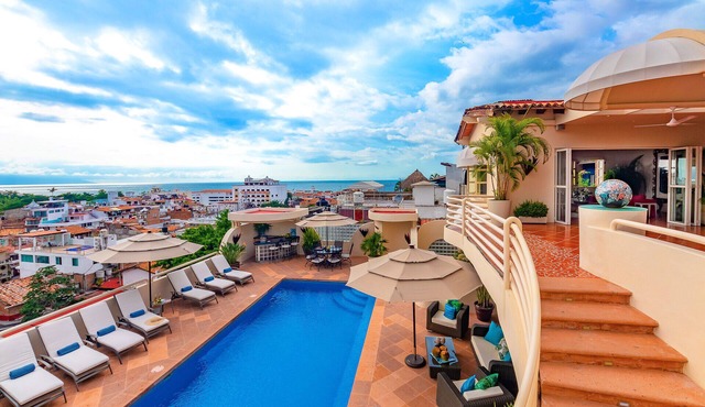 DOWNTOWN VILLA AMAZING VIEWS FULL STAFF - 7 BD