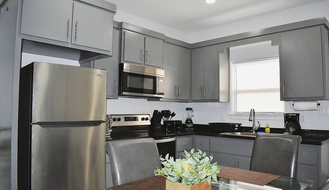 Elegant Apartment 10 min to Mercedes Outlets