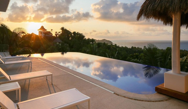 Elegant, new luxury home. Views forever!