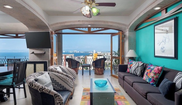 Entire Floor at Luxury Resort: Two 6TH-Floor Penthouses w/Ocean Views