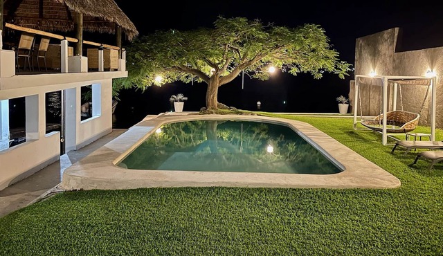 Entire house with private access to the lake!