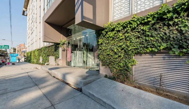 EPJ06- 1 BR/1 BTH - One Bedroom Apartment, Sleeps 2