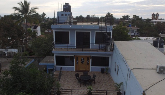 ESTA CASA ESTA UBICADA A 5 MINITOS DEL AEROPUERTO Y A 10 MIN. DE PUERTO VALLARTA