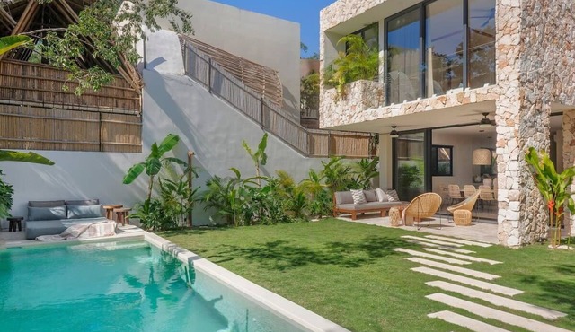 Eterea: Chic Luxury Pool Villa for Groups