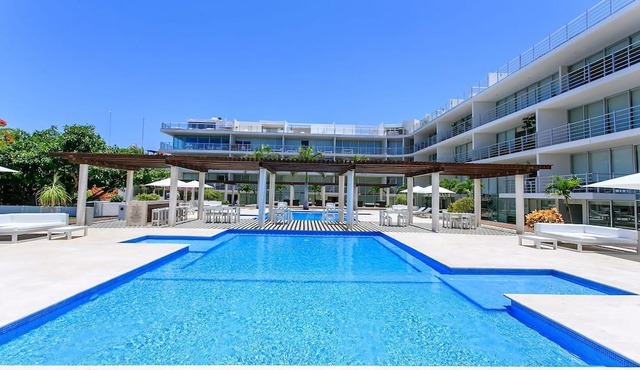 Exclusive Terrace, Pools, Relax in Tropical oasis