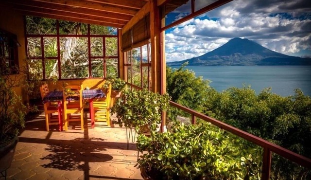 Exquisite Home - Volcano & Lake View on 10-Acre Garden Estate with pool