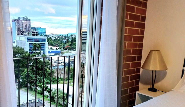 F8 FIAMENE Cozy Luxury Apto+Wifi+TV+Gym+Laundry @Guatemala City, zona 10