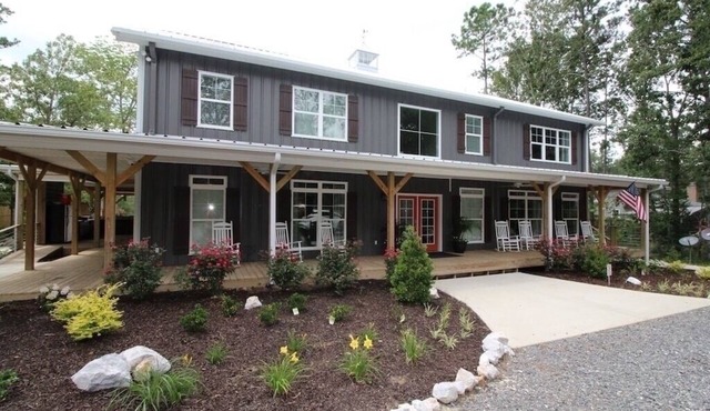 Fall Getaway at the UPPER level of Your Big Lake House-Hot tub, Kayaks, Fire Pit in Cedar Bluff
