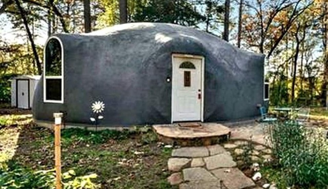 Fantastic Dome with Private Yard, Hot-Tub and Fire Pit in Texas in Bullard