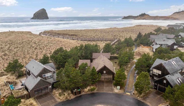 Fantastic Single Level Shorepines Village Home, Steps From Beach and Ocean, 1/4 Mile to Kiwanda in Cloverdale