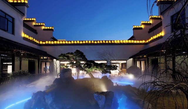 Fenghuangliuyuan Garden Hotel