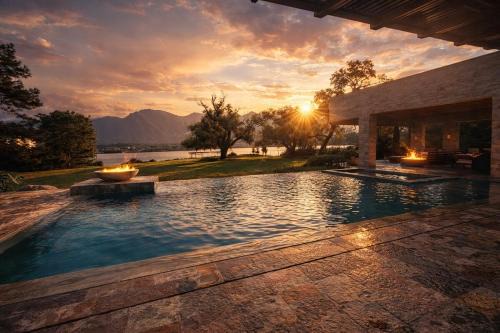 FIFA BBVA Stadium and Monterrey near this 4 bedroom Lakefront Villa, transport on demand