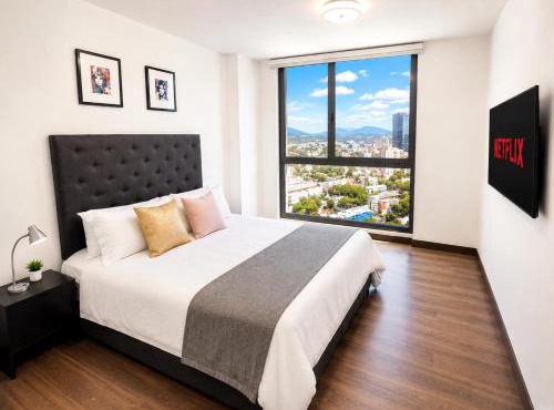 FIFA World Cup Hi-Rise w Indoor Pool & Hot tub