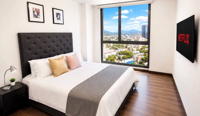FIFA World Cup Modern Hi-Rise with Indoor Pool & Hot Tub