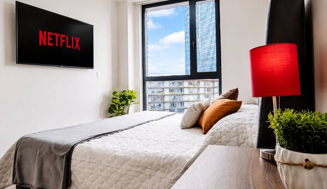 FIFA World Cup Stylish High-Rise Escape: Pool, Hot Tub & Cinema, King-Size Bed and High-Speed WiFi.