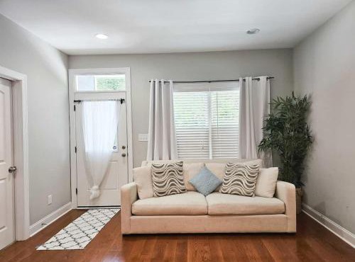 Fire Pit - 4 Min from UNC - 7 Min from Carrboro - Fast Wi-Fi in Chapel Hill