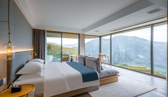Floral Lux Hotel-Panoramic View of Terrac,Sunrise, Heated Pool & Affordable Luxury