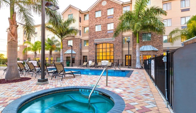 Free Breakfast. Outdoor Pool & Hot Tub. Near the University of Texas Rio Grande Valley!