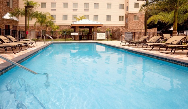 Free Breakfast. Outdoor Pool & Hot Tub. Great Location! Quick Drive to the University of Texas Rio Grande Valley