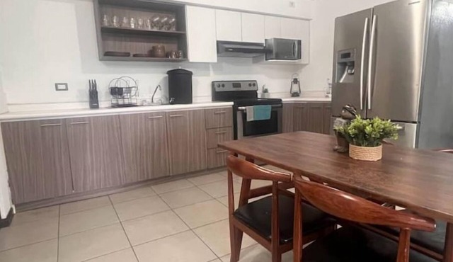 Full Apartment Close to USAC - 3 Bedrooms