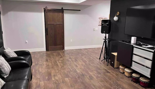 Full basement independent access in Dacula