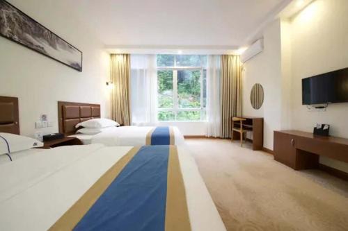 GANGZHOU BENZYOO B&B（ Baishuizhai Skov River）