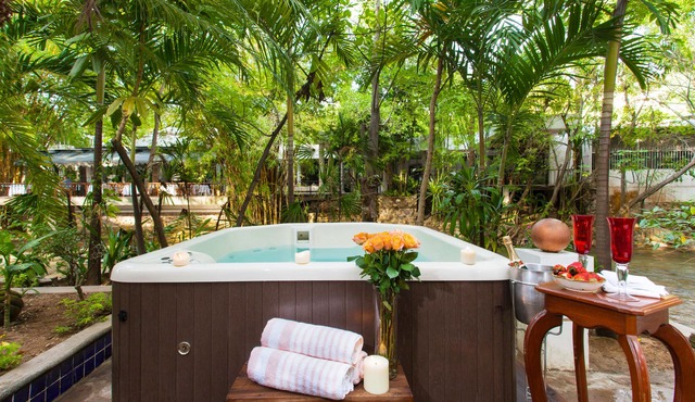 Garlands del Rio Riverside Boutique Hotel