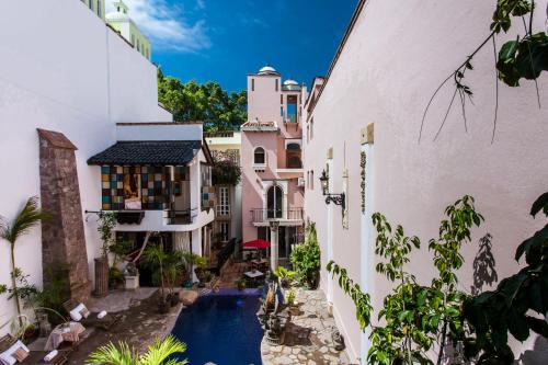 Garlands Del Rio Riverside Boutique Hotel