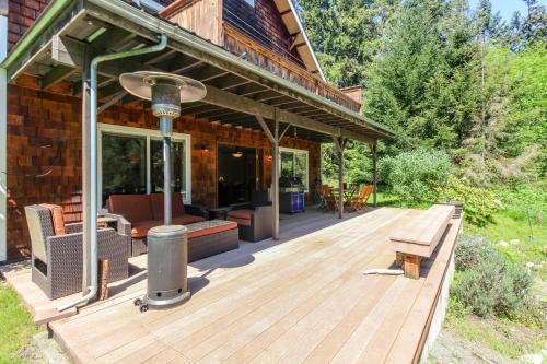 Goss Lake Getaway in Langley