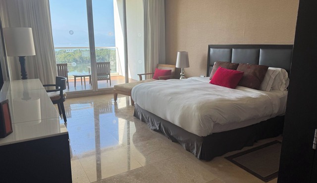 Grand Luxxe Spa 2 bedroom -book now for Mexican PGA tour Best resort in Mexico!
