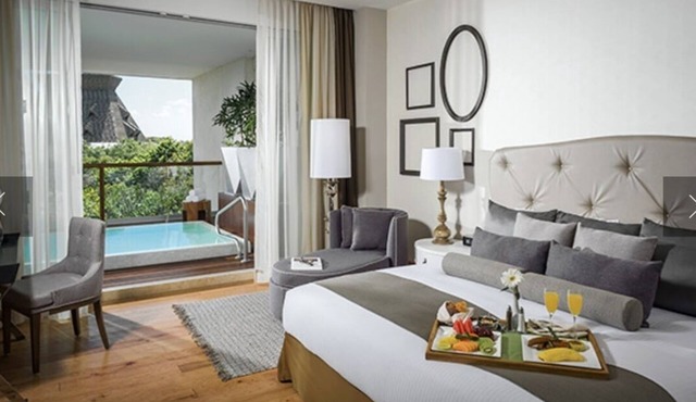 GRAND LUXXE THREE BEDROOM SPA SUITE