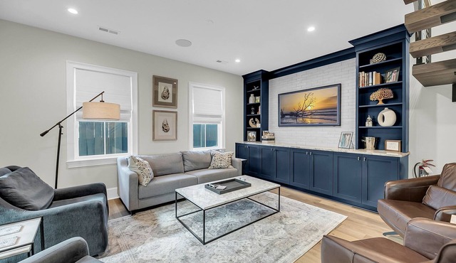Great Downtown Charleston Location! in Charleston