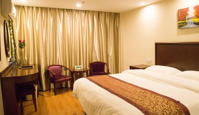 GreenTree Inn TaiZhou XingHua WuLi Road WuLi Bridge Express Hotel