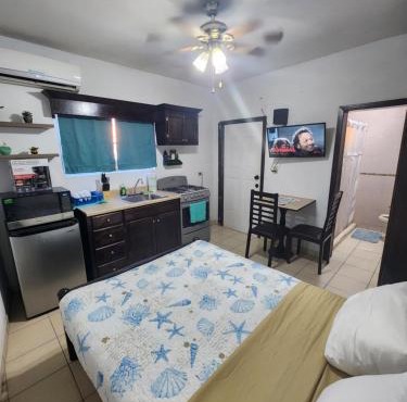 Guest house 2 mins from da beach