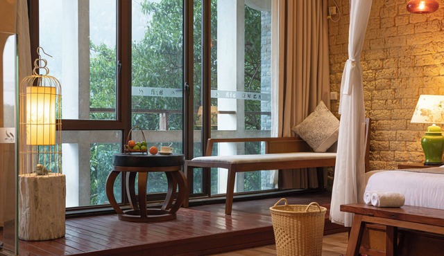 Guilin Crystal Crescent Moon Hotel
