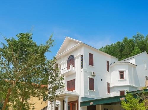 Hồng Trà Hotel Quảng Ninh